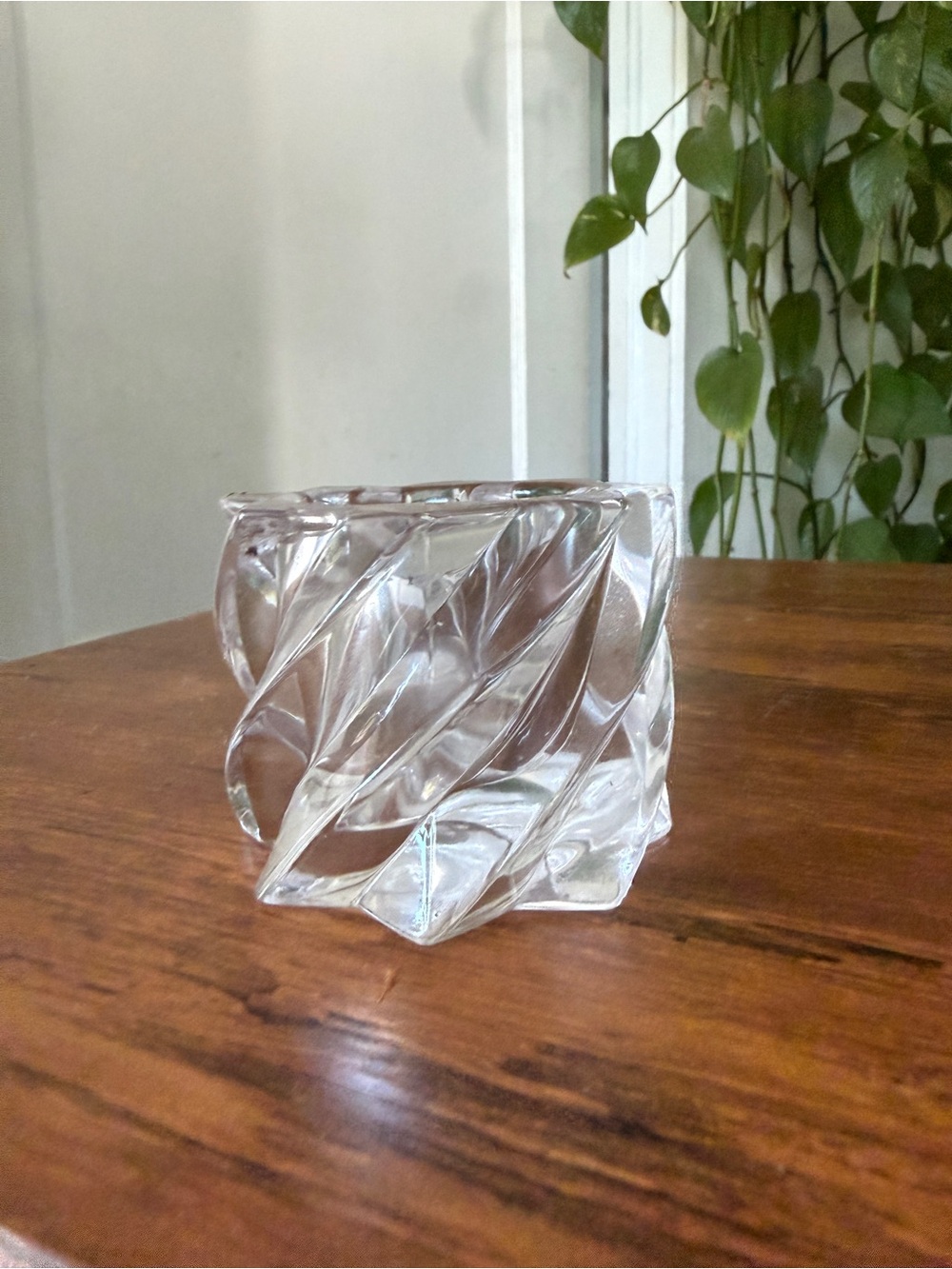 SHANNON IRELAND Clear Sculpted Leaf Glass Votive